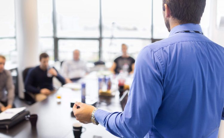 consultor-hombre-empresa-daniel-colombo-scaled-1